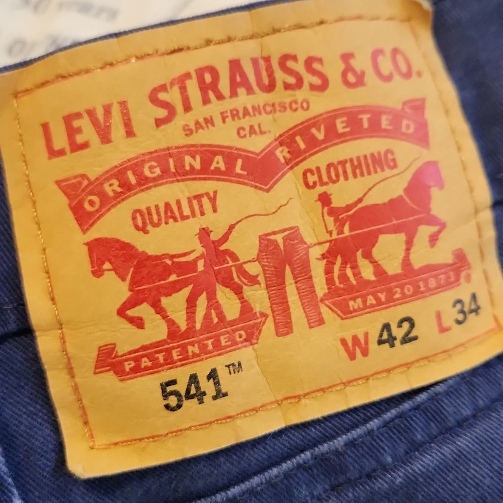 Levi's 541 blue all season tech slack pants w 42 L 34